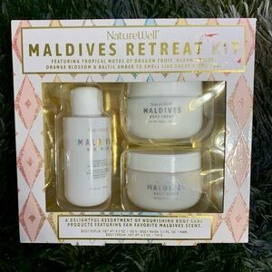 NatureWell Maldives Retreat Kit - White & Gold Packaging